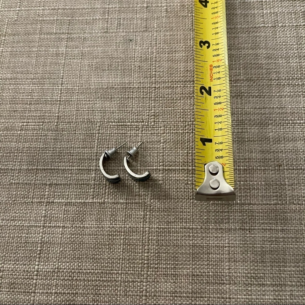 Earring - Picture 3 of 6